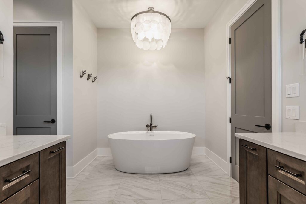 Farmington (bathroom) front shot