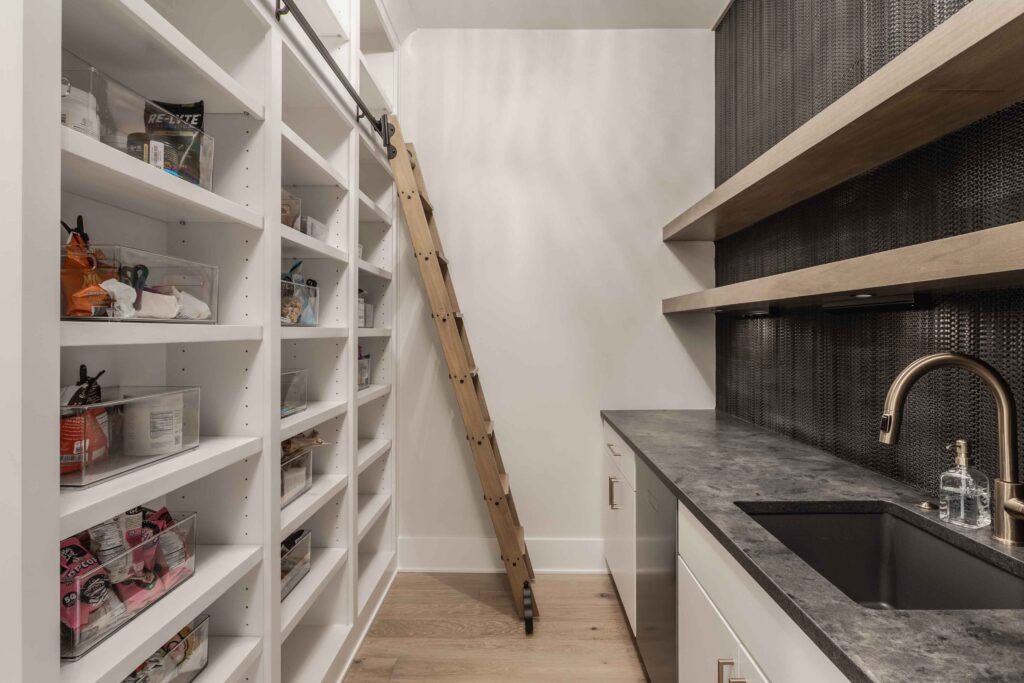 Living pantry dining